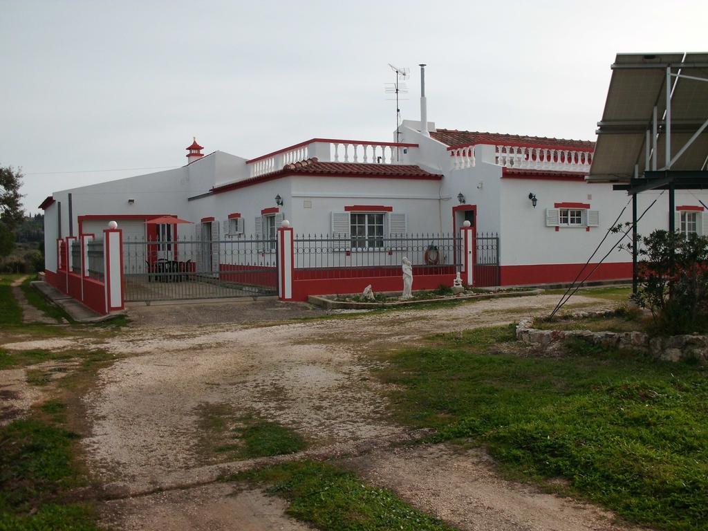Moradia Perto Dos Palmares Ferienhaus